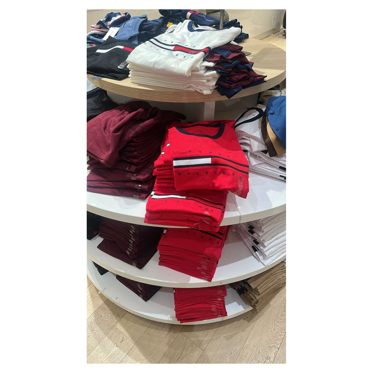 Camisetas Tommy Hilfiger para hombre - diseños surtidos