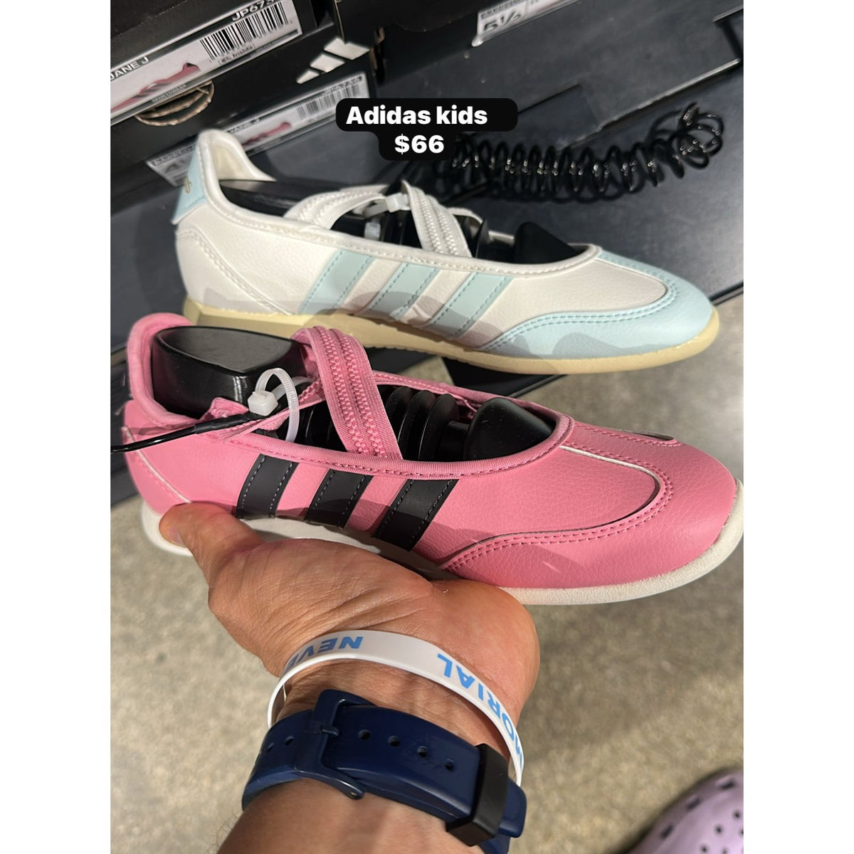 Zapatos Adidas para niños - modelo 126